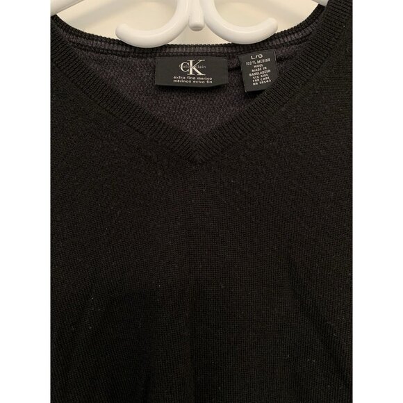 Calvin Klein Black Extra Fine Merino Wool V-neck Sweater Men’s Large - Picture 2 of 6